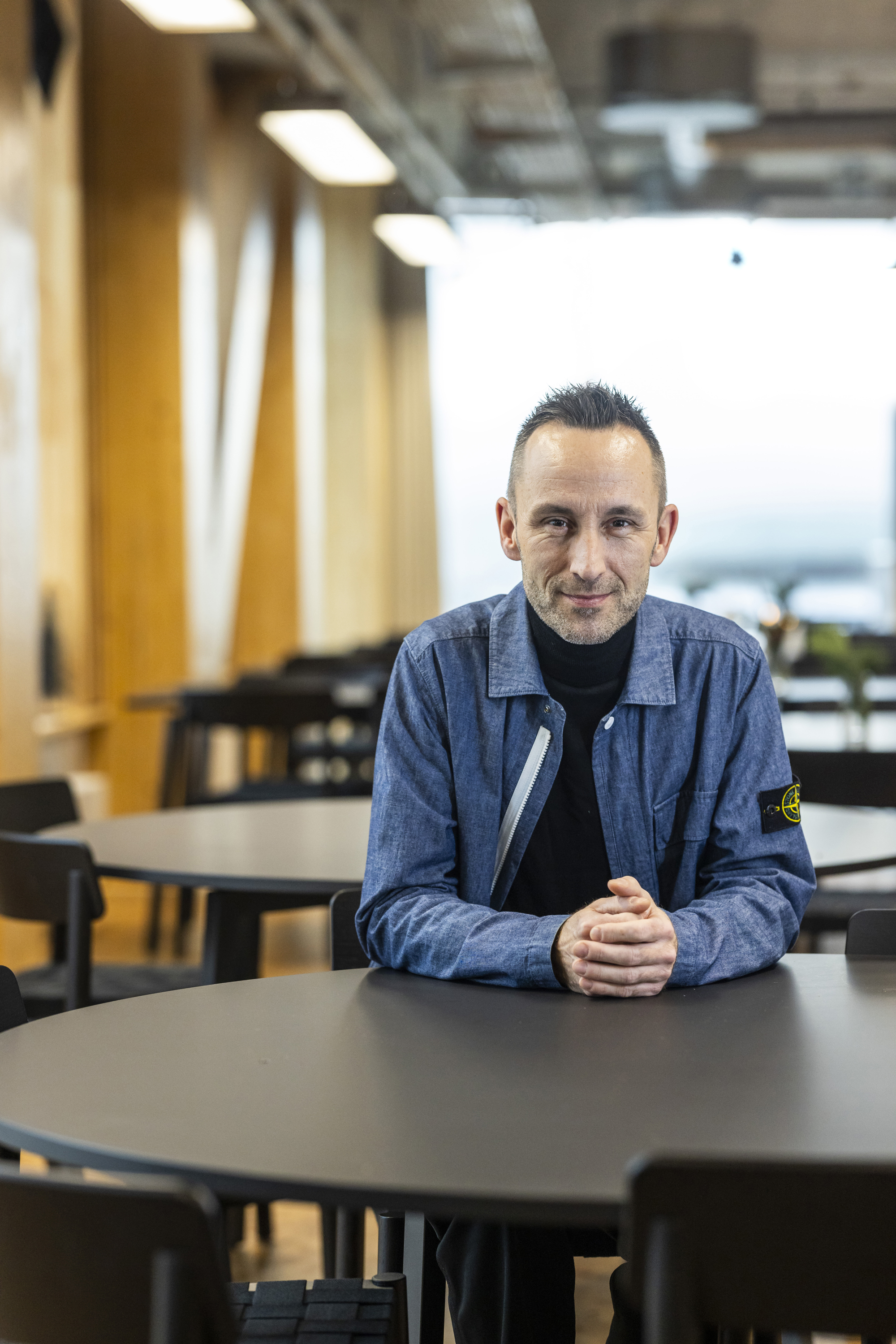 Bentbrandt TRÆ RAISFOTO C1 2134