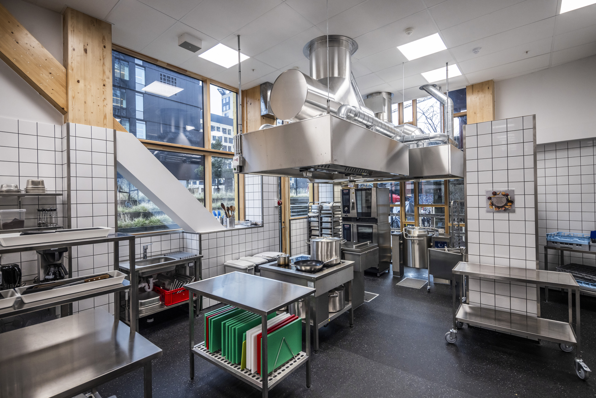 72050204 73200821 73200823 73201417 73201418 73251476 4 Det Kærlige Måltid